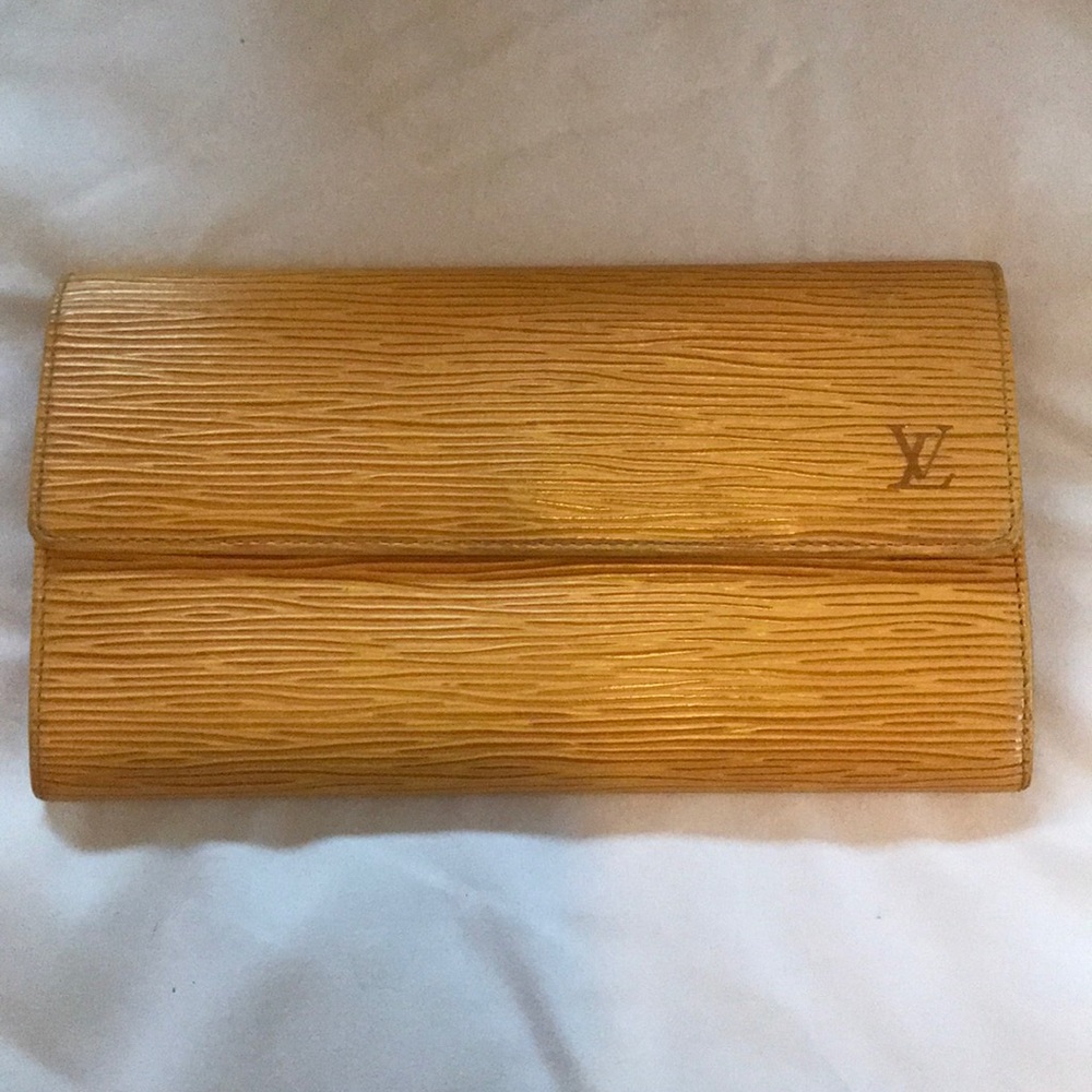Louis Vuitton Epi Sarah Wallet